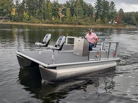 UTL-14™ Commercial Pontoon Boat