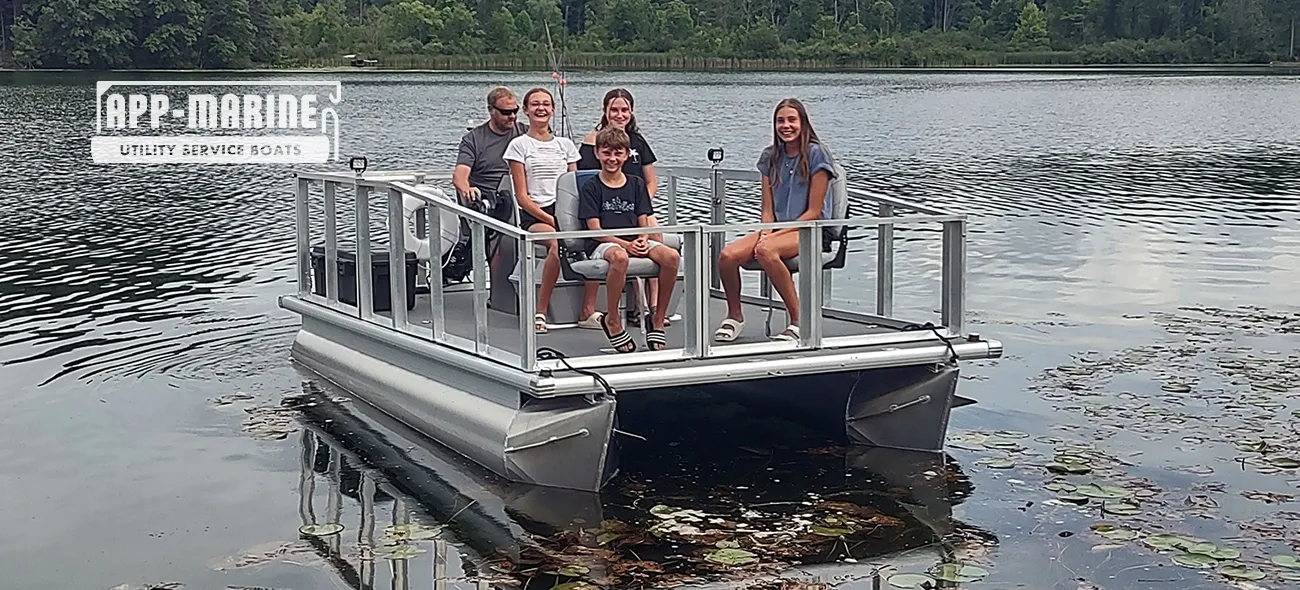 UTL-14R&trade; Sport Pontoon Boat