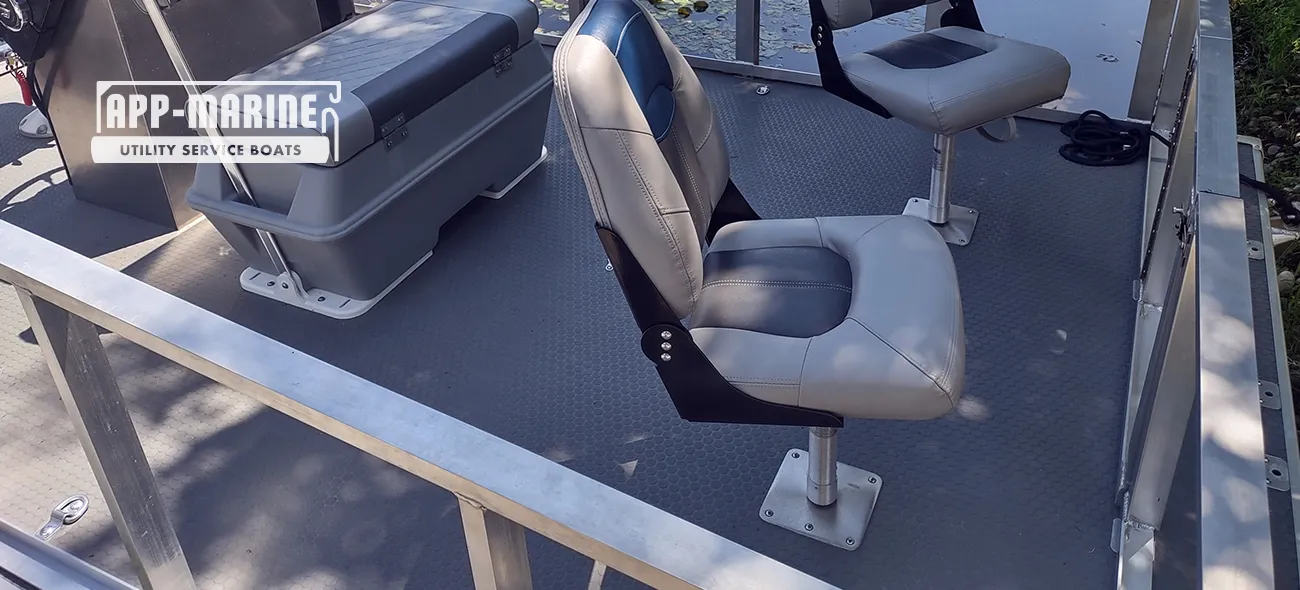 UTL-14R&trade; Sport Pontoon Boat